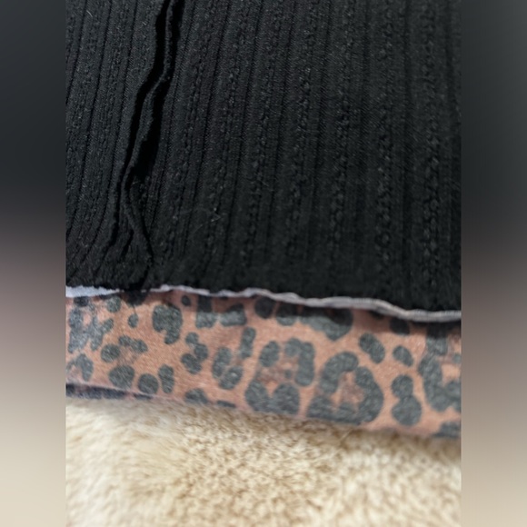 POL black top with leopard detailing. Size Medium - Picture 5 of 7